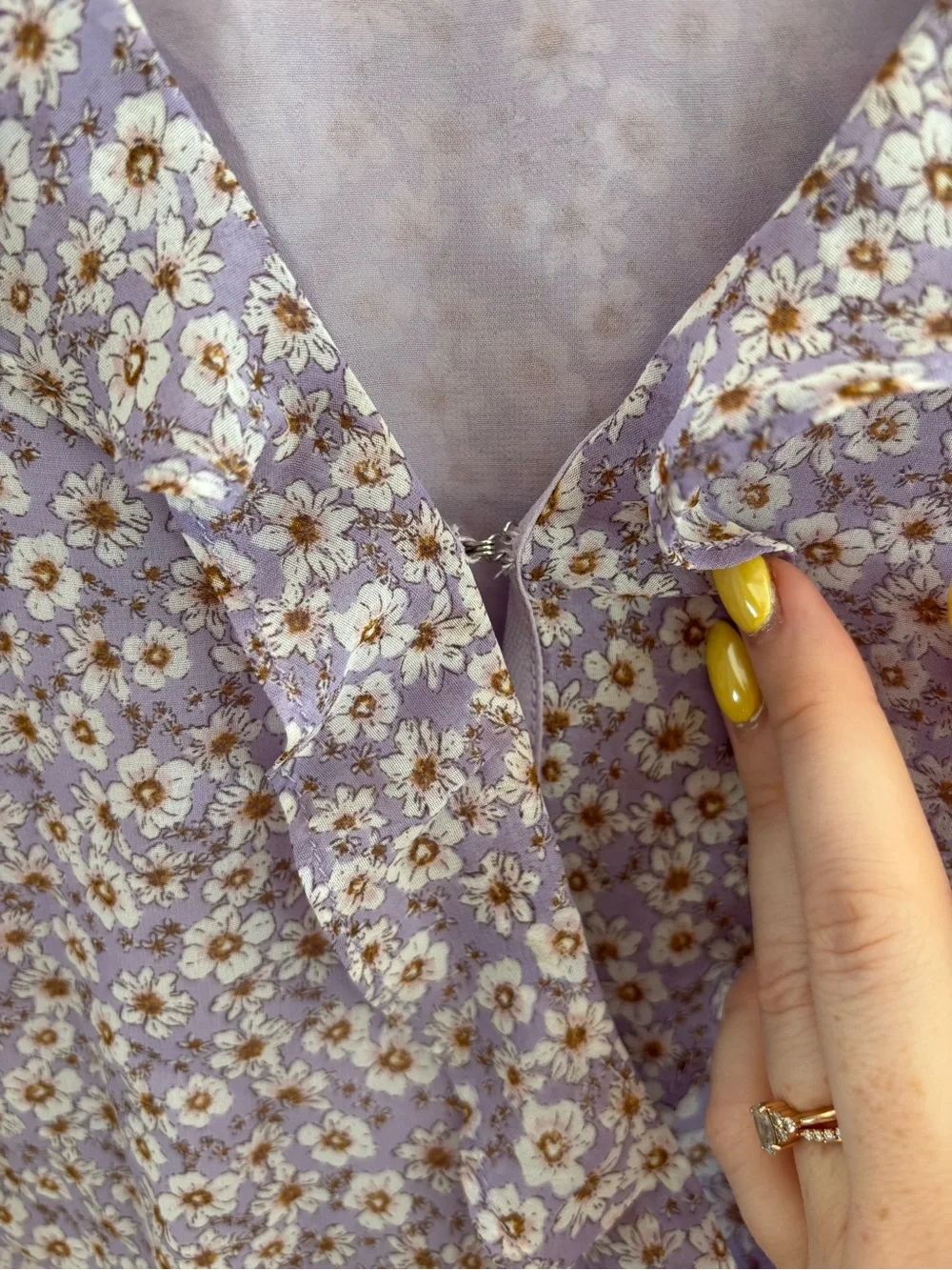 ASTR the label | Light Purple Floral Flowy Top